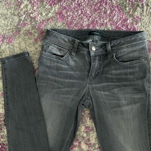 grey bebe skinny jean